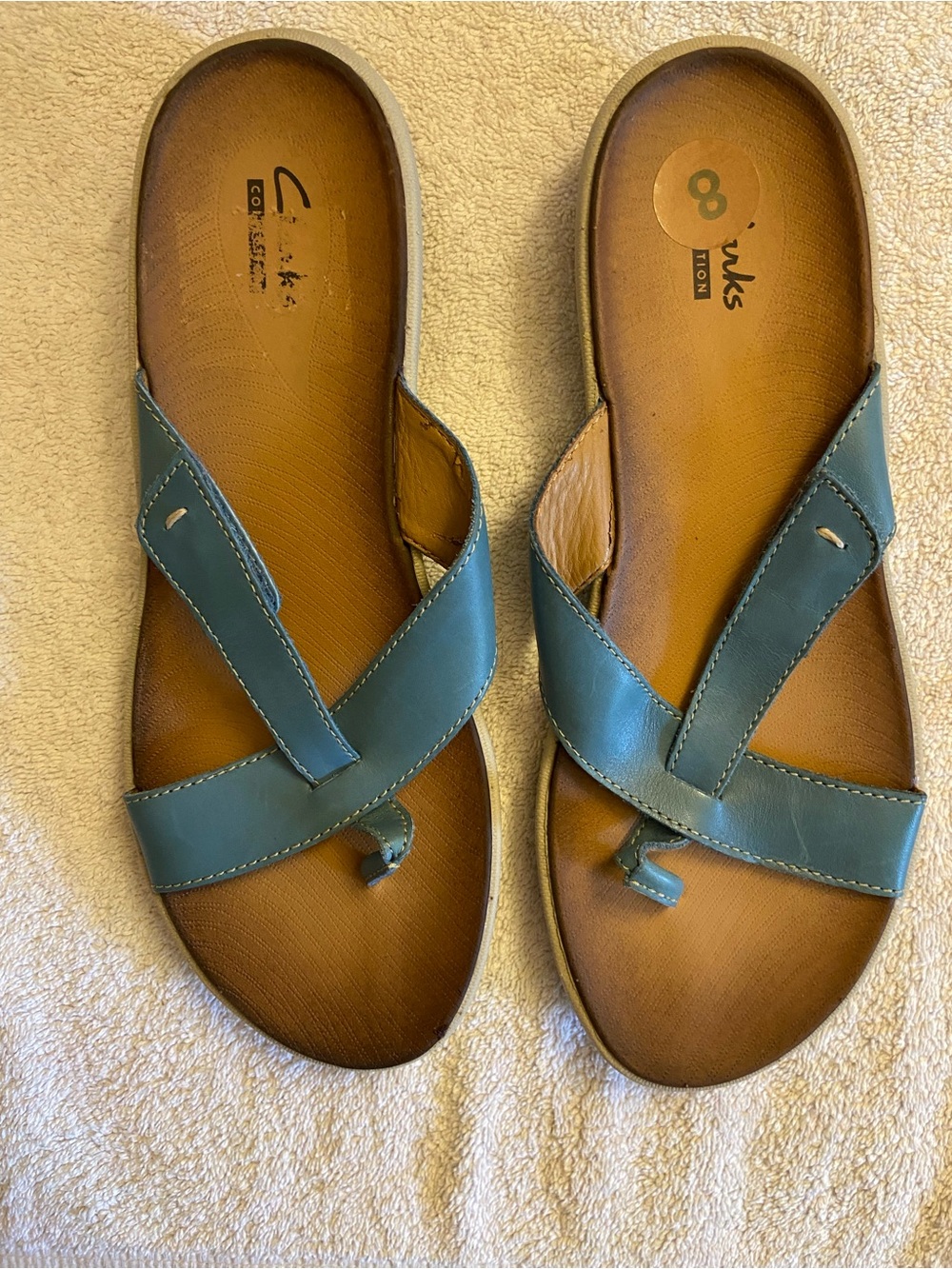 Clarks Teal Leather Crossover Toe-Loop Sandals